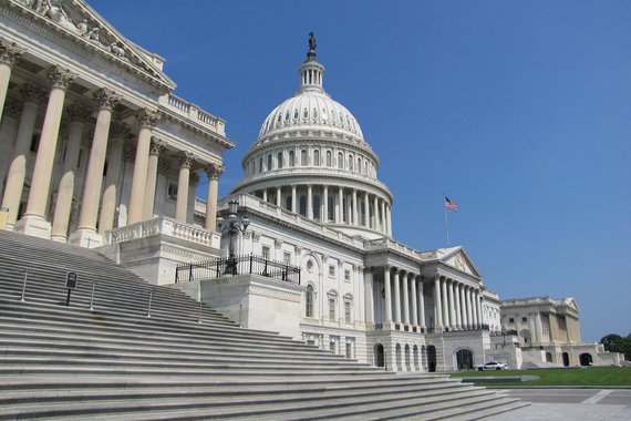Republicanos temem onda azul democrata em eleição dos EUA em distritos antes seguros