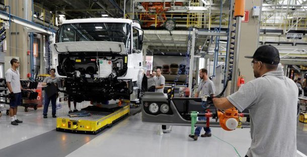 Anfavea: produção brasileira de veículos cai 23,5% em setembro ante agosto