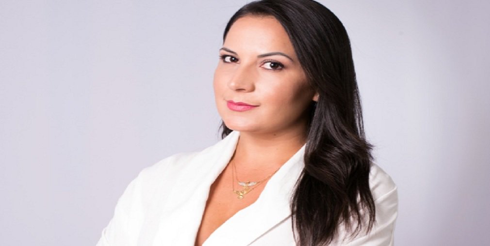 Alanna Albernaz: cult, republicana e em defesa das mulheres