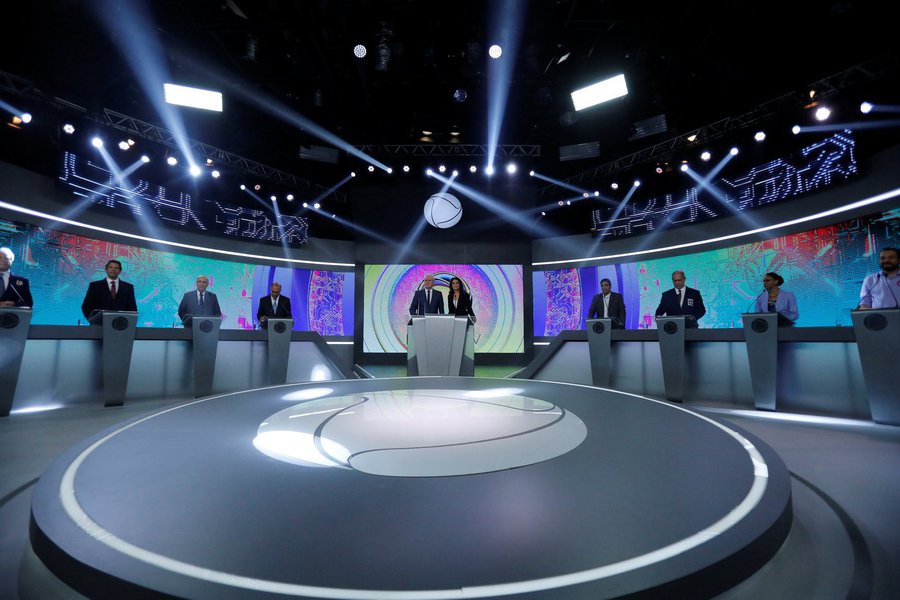 Rivais sobem tom contra Bolsonaro e lamentam sua ausência no debate