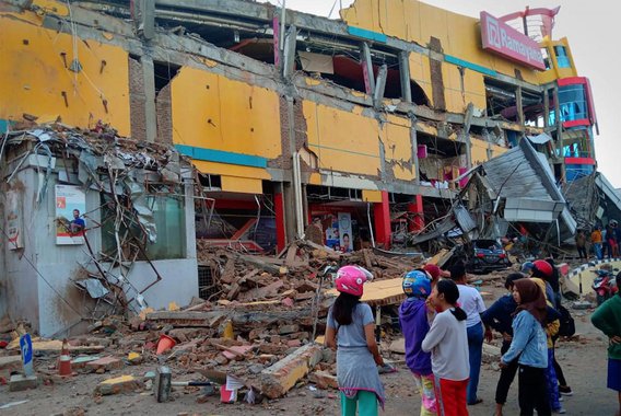 Aproxima-se de mil o número de mortos na Indonésia devido ao terremoto e tsunami