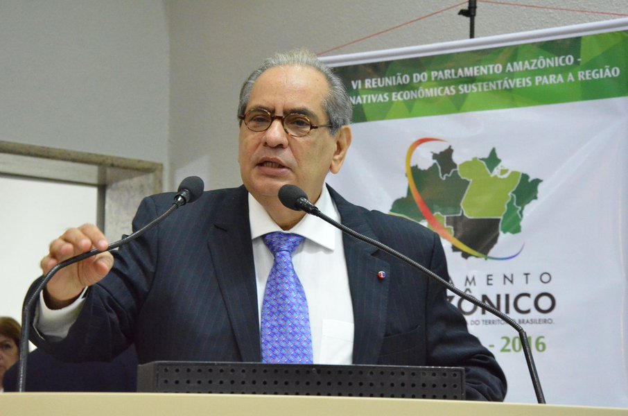 José Roberto Tadros é eleito presidente da CNC