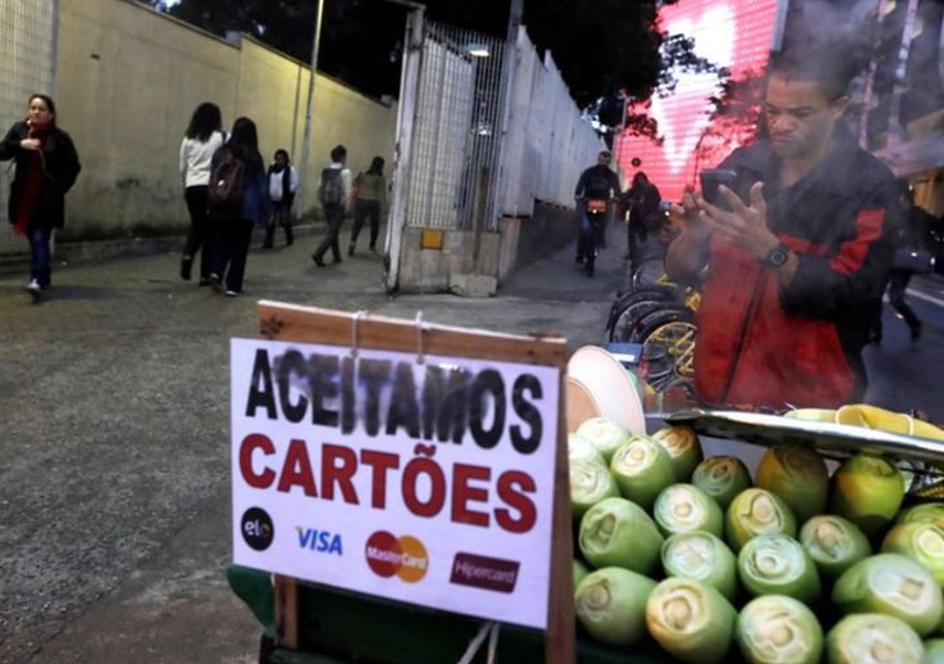Mercado de cartões no Brasil cresce 13,6% no 1º semestre