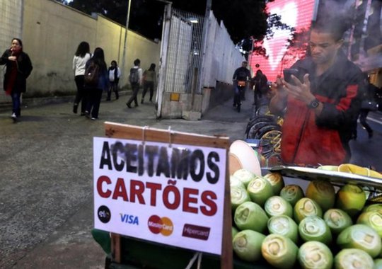 Mercado de cartões no Brasil cresce 13,6% no 1º semestre