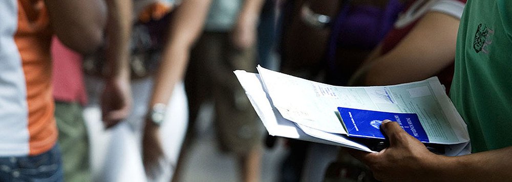 Desemprego cresce em SP e atinge 1,9 milhão. Renda cai