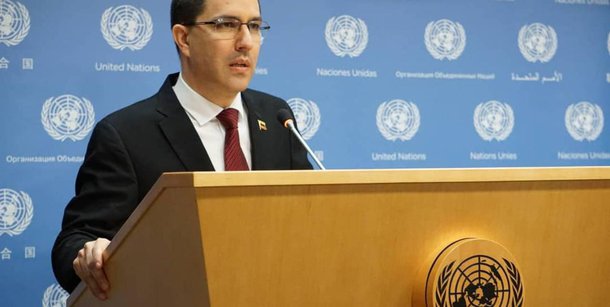 Venezuela segue na busca da paz, democracia e estabilidade econômica, diz chanceler