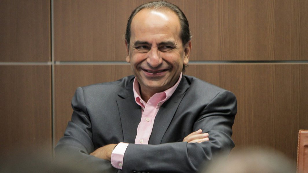 Kalil ironiza suspeita de fraude de Bolsonaro