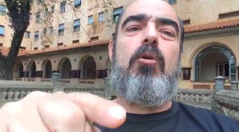 'Casamento é entre homem e mulher e ponto', diz 'pastor-executivo' de Damares