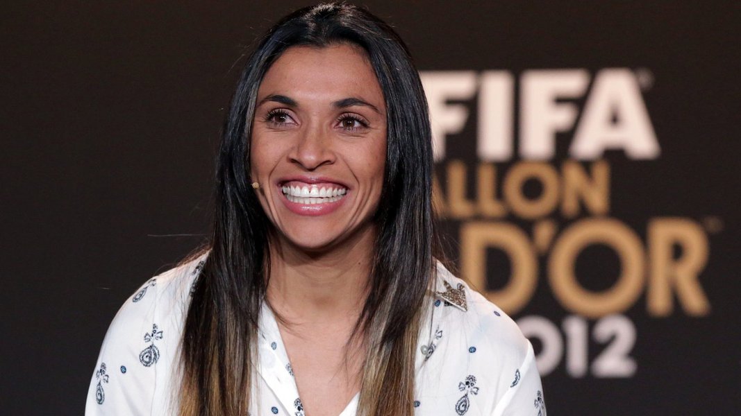 Marta é eleita melhor jogadora do mundo pela sexta vez