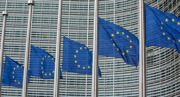 União Europeia 'lamenta' novo mandato de Maduro e pede novas eleições