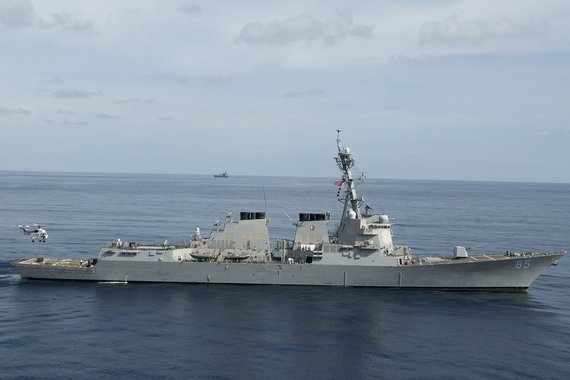 China diz que presença de navio dos EUA em seu mar meridional viola lei internacional