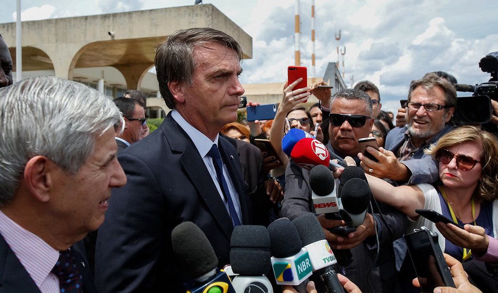 As guerras táticas da comunicação de Bolsonaro
