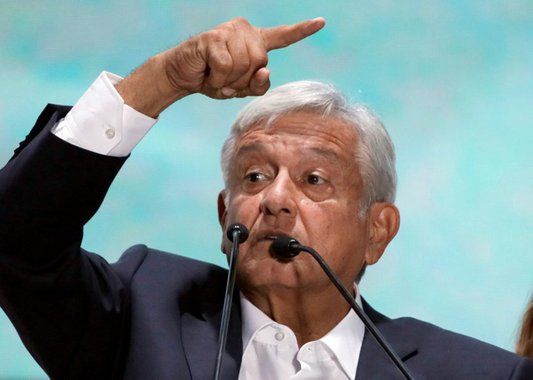 Deputados mexicanos tentam retirar foro de Obrador