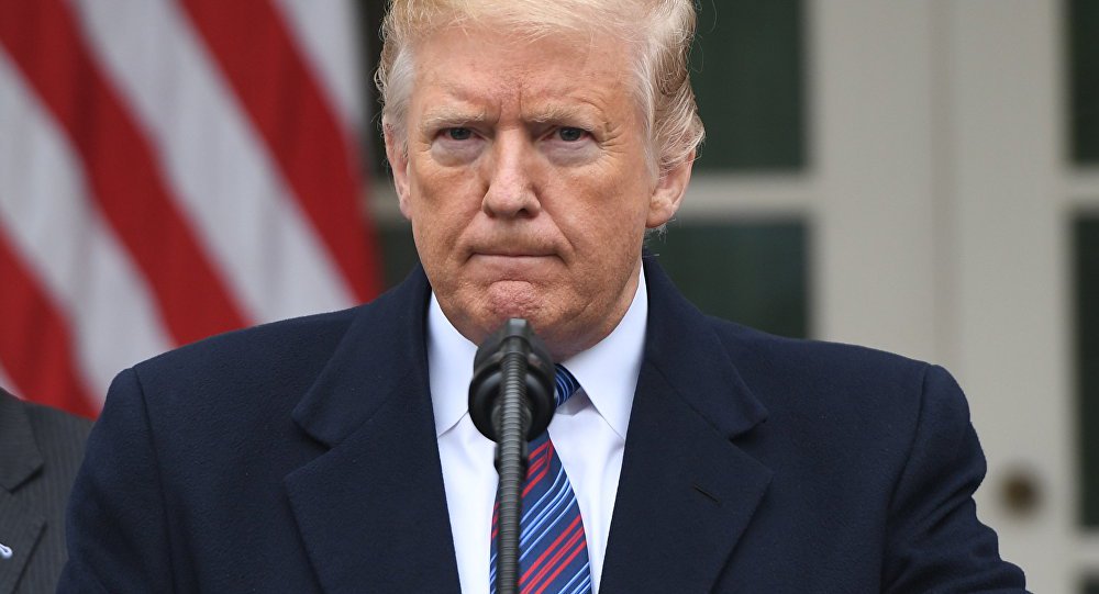 Trump abandona reunião para discutir muro com democratas e paralisação do governo continua