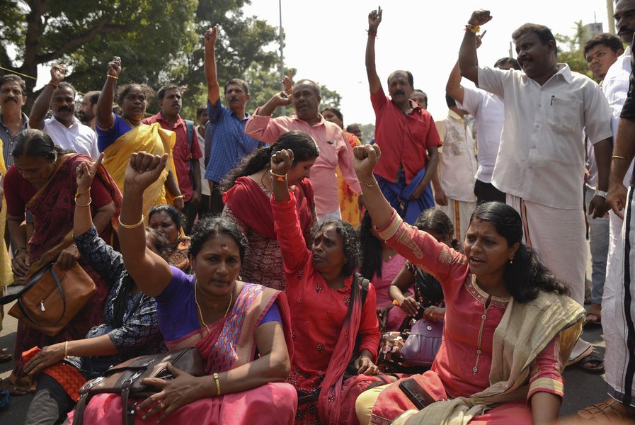 Mulheres indianas formam muro de 620 km em protesto pela igualdade de gênero