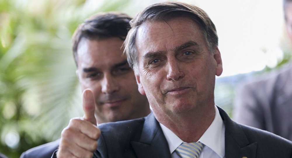 Bolsonaro ignora Globo e faz demagogia com a Previdência