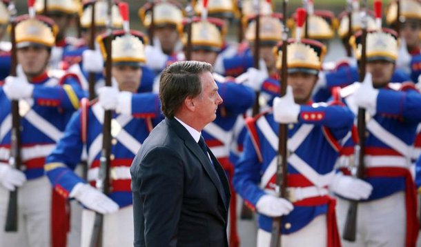 Discursos de Bolsonaro confirmam ditadura civil-militar no Brasil