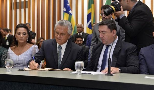 Caiado é empossado como governador de Goiás