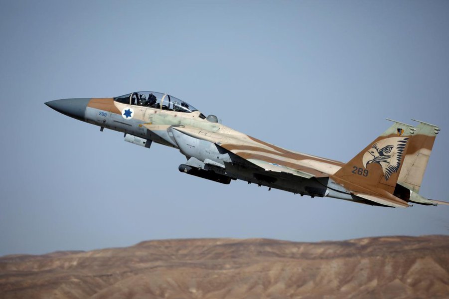 Oficial israelense confirma ataque aéreo contra diversos alvos iranianos na Síria
