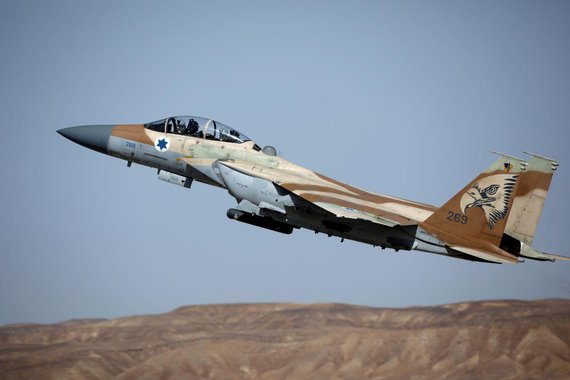 Oficial israelense confirma ataque aéreo contra diversos alvos iranianos na Síria