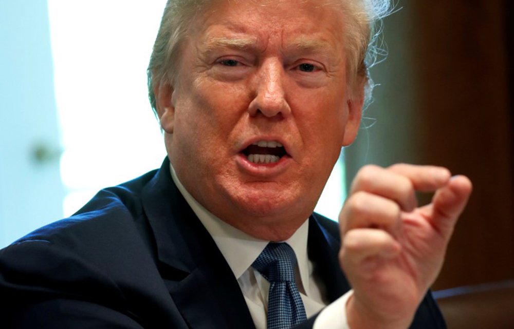 Trump promete manter governo paralisado até obter financiamento para muro