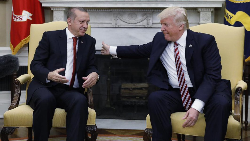 EUA e Turquia conversam sobre retirada de tropas dos EUA da Síria
