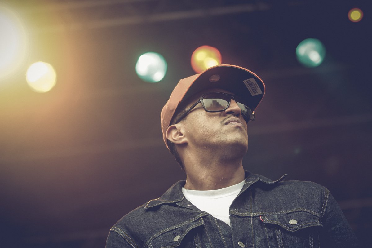 Mano Brown e público pedem Lula Livre em show dos Racionais MCs