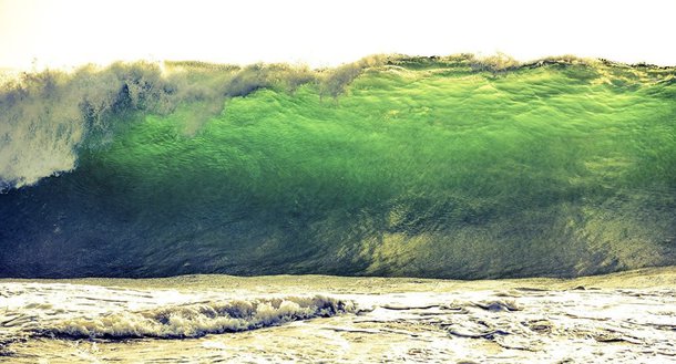 Aumenta o número de mortos no tsunami na Indonésia