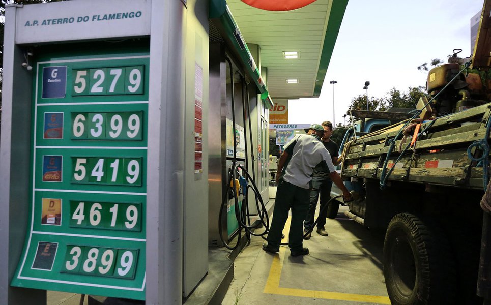 Petrobras anuncia mecanismo que permite manter preço do diesel por até 7 dias na refinaria