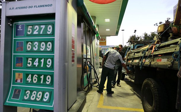 Petrobras anuncia mecanismo que permite manter preço do diesel por até 7 dias na refinaria