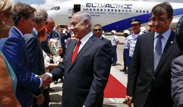 Alinhado com Bolsonaro, premier de Israel chega ao Brasil
