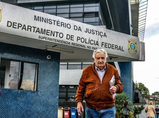 Mujica diz que governo Bolsonaro terá de lidar com contradições