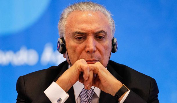 Reprovado por mais de 90% dos brasileiros, Temer diz que governa com o povo