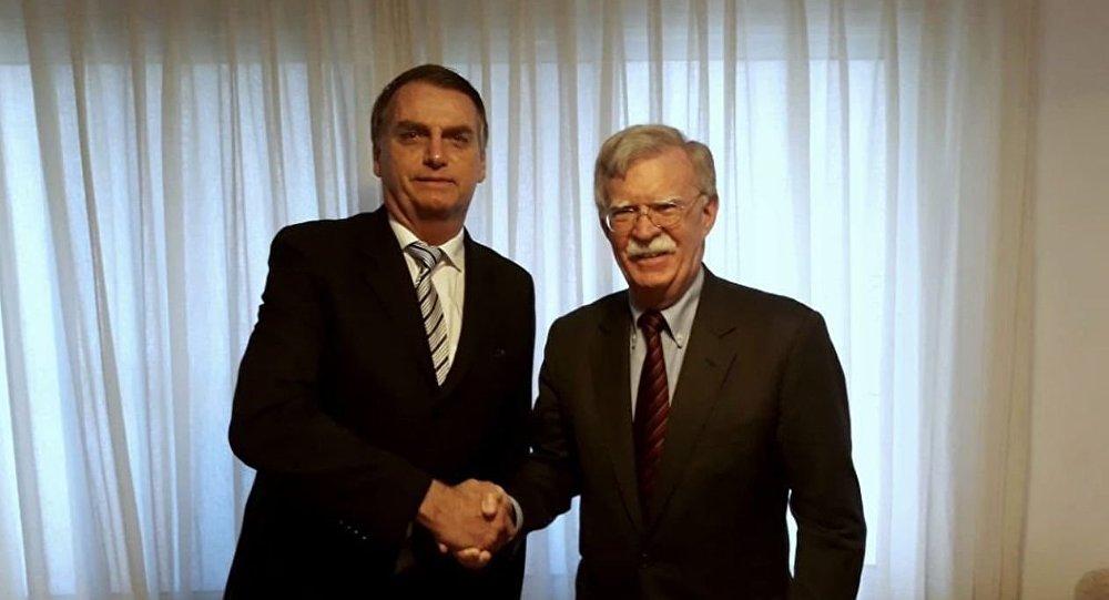 Bolsonaro quer mais EUA e menos China, mas realidade tende a se impor