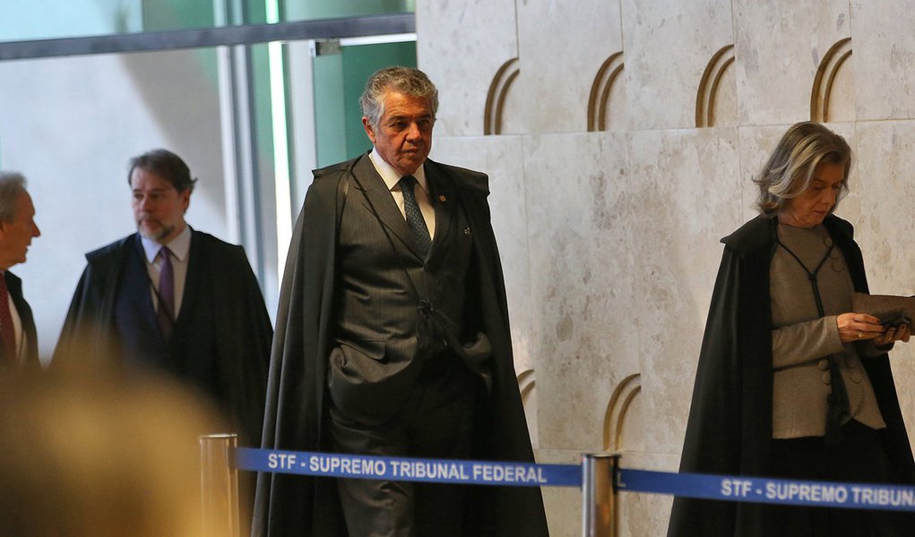 Golpe: aumento para o judiciário e corte para pessoas com deficiência