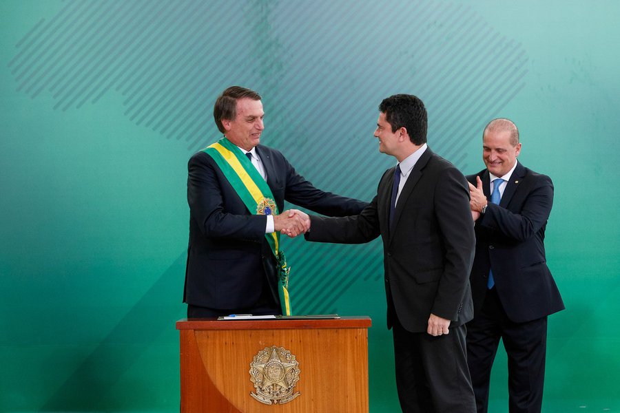 Fernando Brito: Dr. Moro, que tal uma delação premiada para Bebianno?