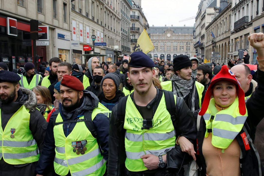 Coletes amarelos voltam às ruas e protestos chegam ao quinto mês consecutivo