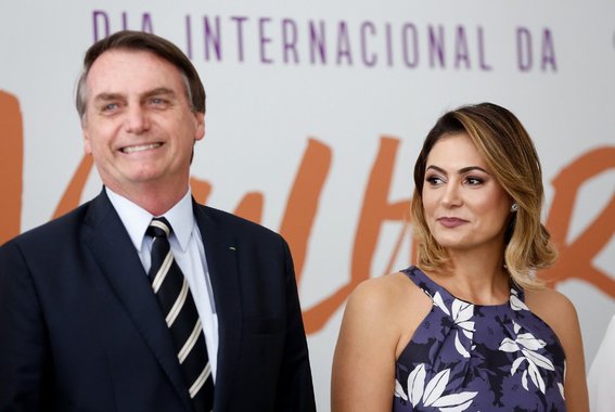 O que as contas bancárias de Michelle Bolsonaro têm a dizer