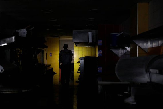 Apagão afeta Caracas e grandes regiões da Venezuela