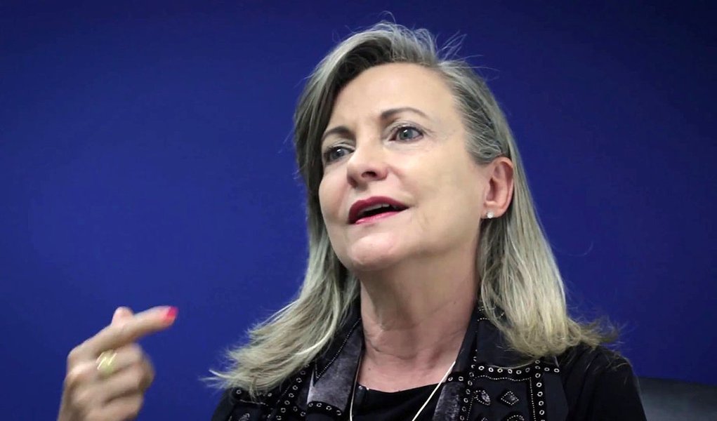 Bancos são responsáveis pela crise, diz Maria Lúcia Fattorelli