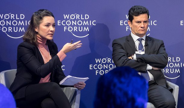 Moro deveria se demitir para salvar biografia, diz colunista da Folha