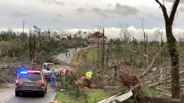 Tornados matam mais de 20 nos Estados Unidos