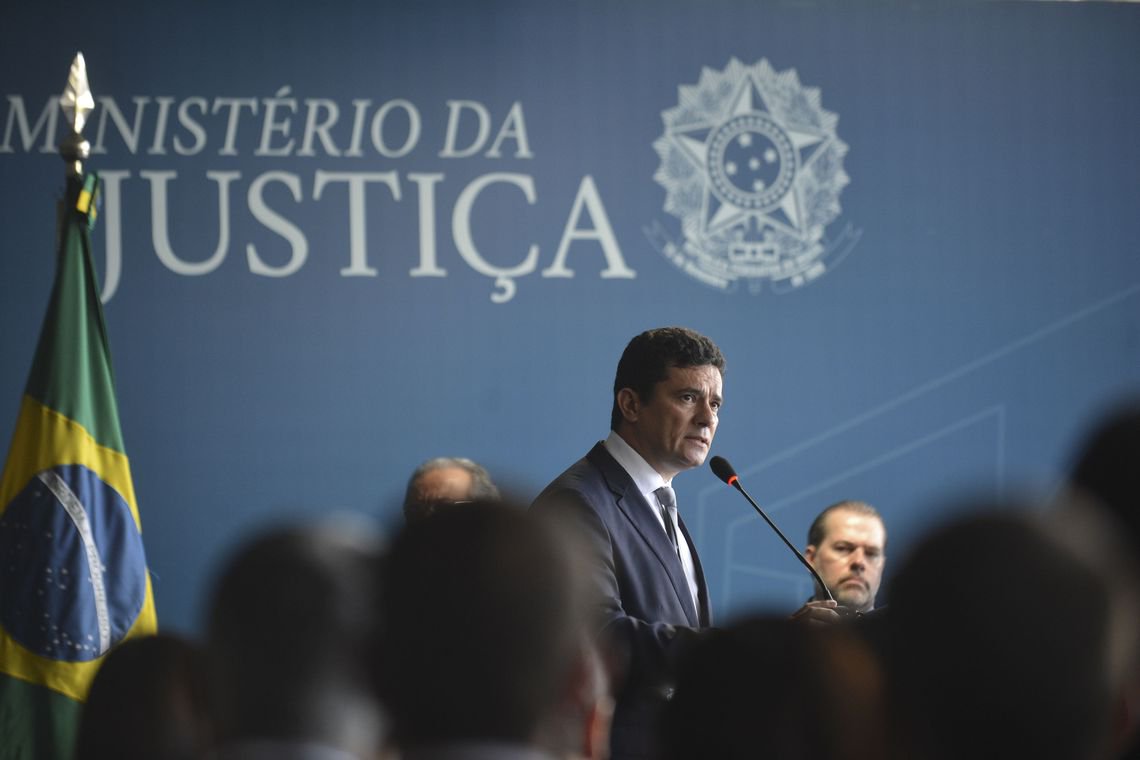 Moro é baixo demais para cair, diz Fernando Brito