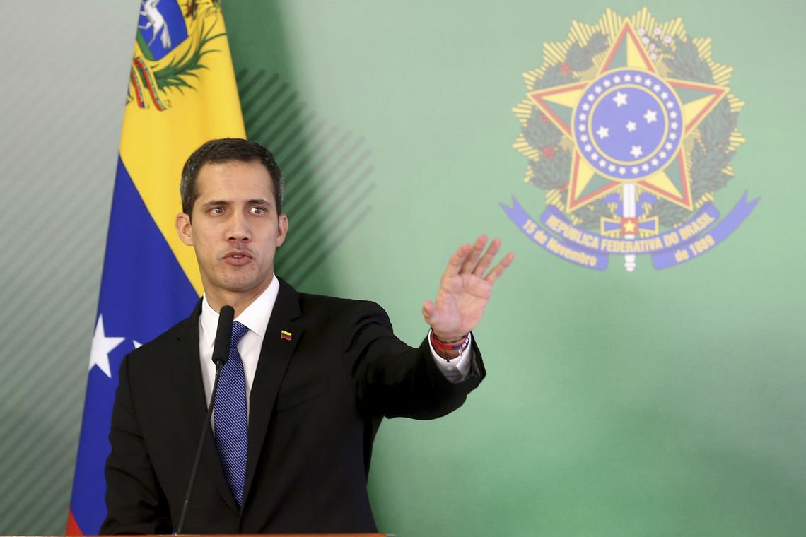 Guaidó diz que vai voltar à Venezuela e convoca protestos para tentar se livrar da prisão
