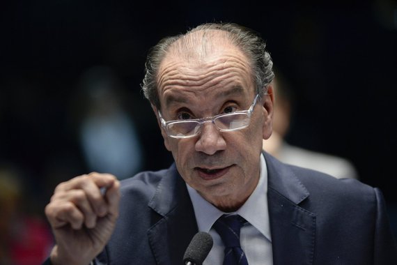 Temer e Aloysio traem até a diplomacia conservadora