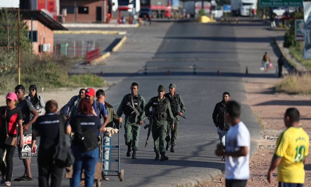 Venezuela celebra vitória por resistência na fronteira