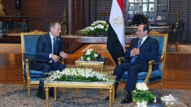 Europeus e árabes realizam reunião de cúpula no Egito marcada por formalismo