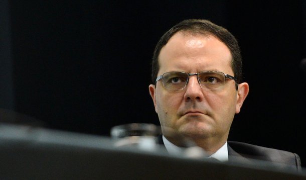 Reforma de Bolsonaro destrói a previdência pública, diz Nelson Barbosa