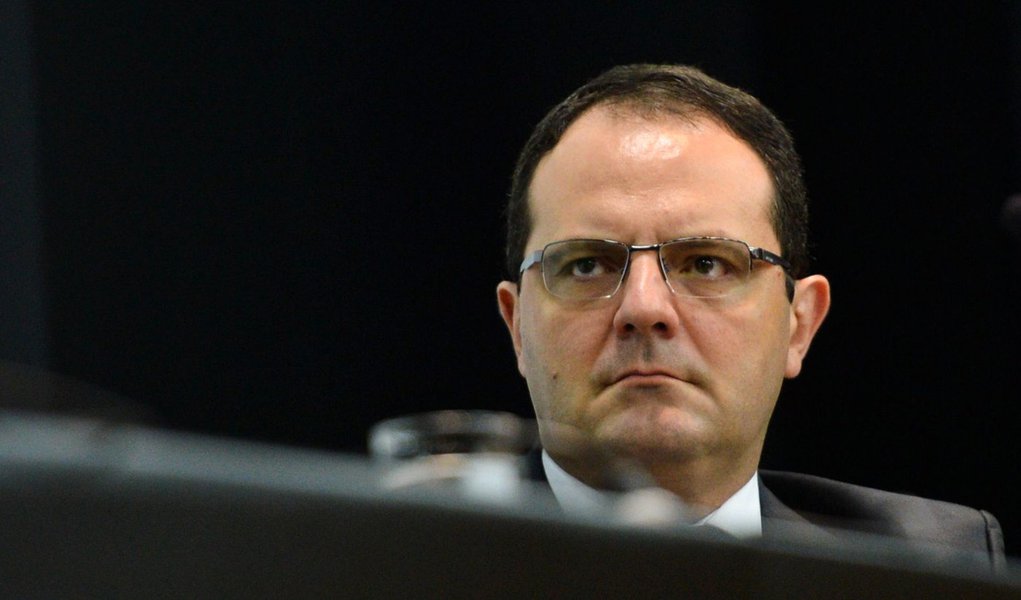 Reforma de Bolsonaro destrói a previdência pública, diz Nelson Barbosa