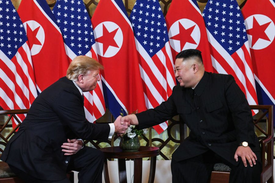 Trump encontra Kim e diz que ele é 'grande líder'